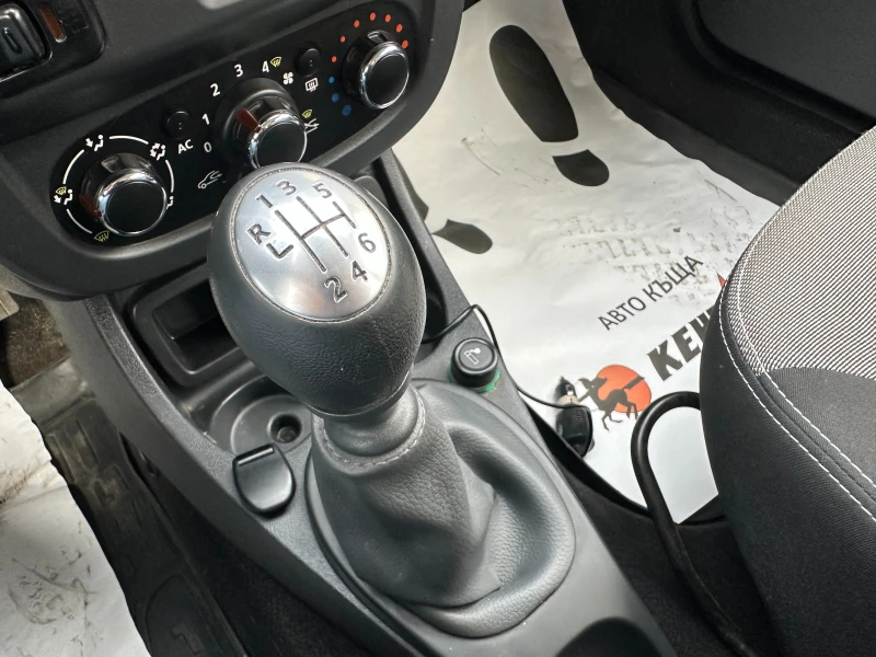 Dacia Duster 1.2i 125 к.с. Газ/бензин, снимка 11 - Автомобили и джипове - 52723504