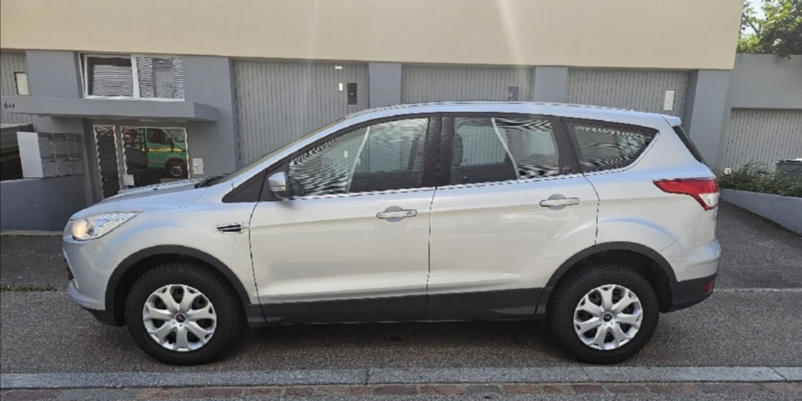 Ford Kuga 1.6 SCTi/Titanium/Automat/Swiss  - изображение 4