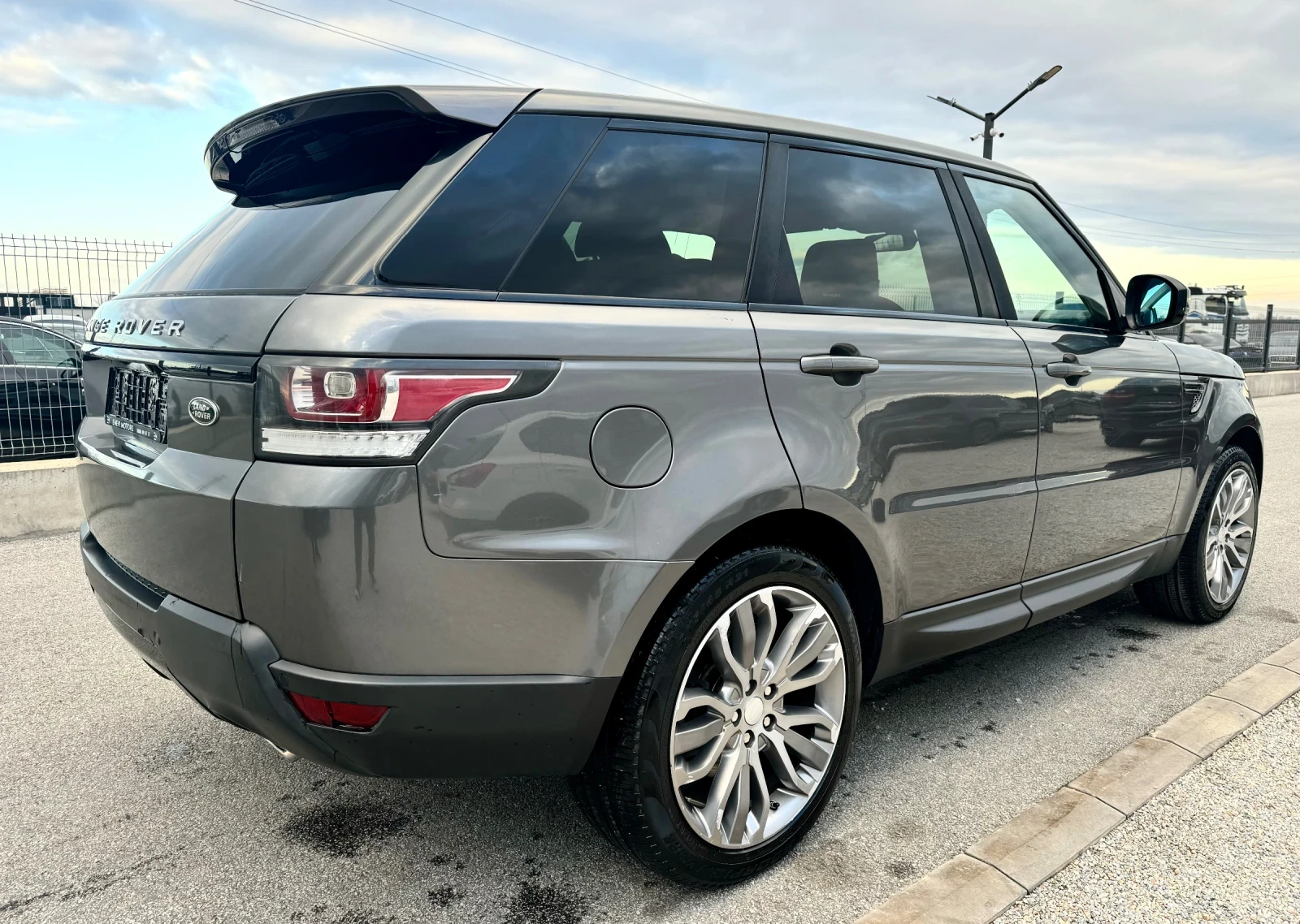 Land Rover Range Rover Sport 3.0HSE - изображение 5