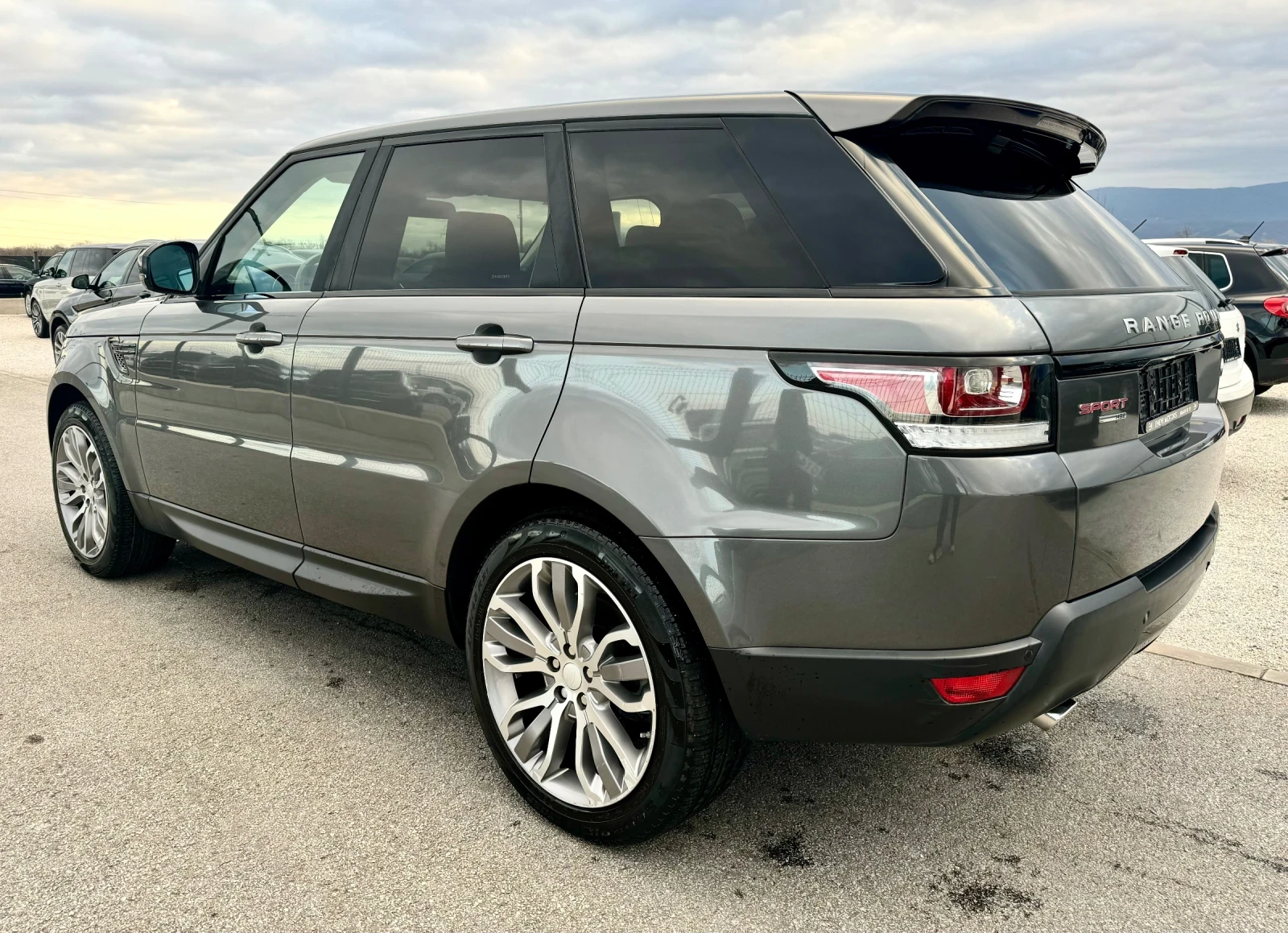 Land Rover Range Rover Sport 3.0HSE - изображение 4