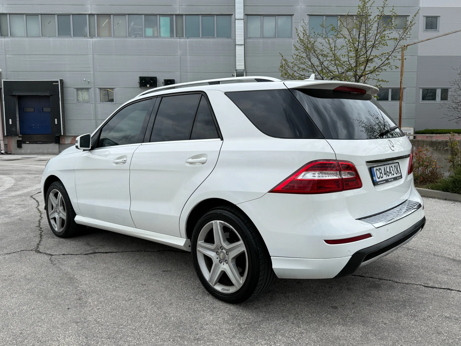 Mercedes-Benz ML 350 AMG PACK/ 4 MATIC, снимка 3 - Автомобили и джипове - 54287200