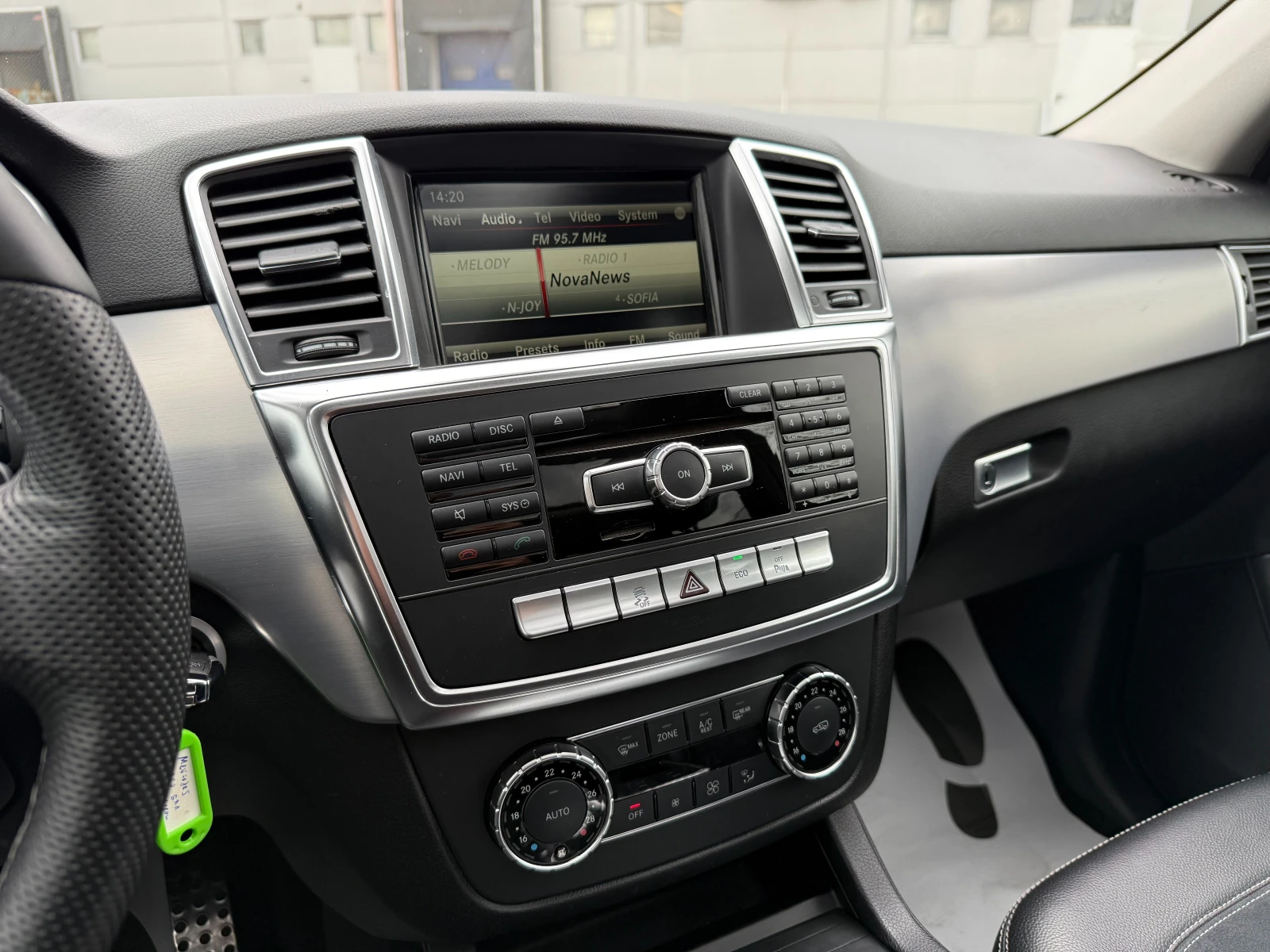 Mercedes-Benz ML 350 AMG PACK/ 4 MATIC, снимка 11 - Автомобили и джипове - 54287200