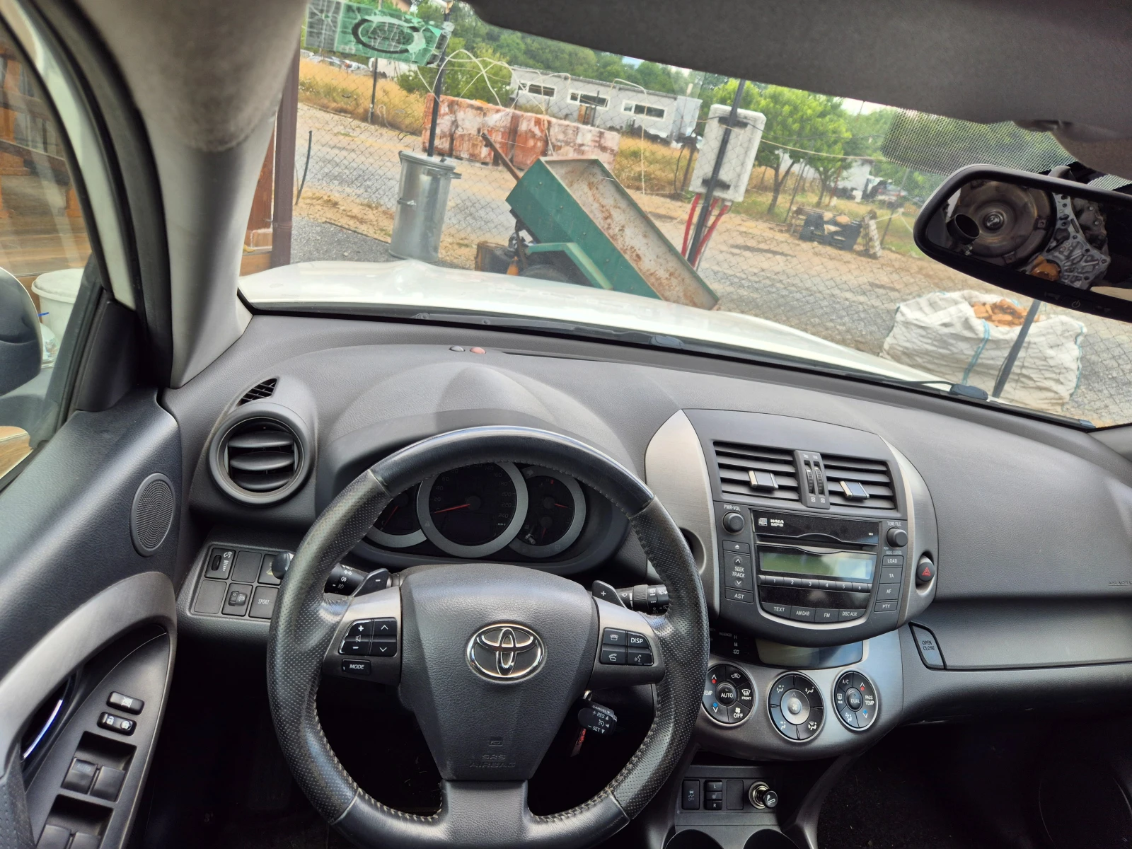 Toyota Rav4 2.2D-CAT, снимка 11 - Автомобили и джипове - 55157234