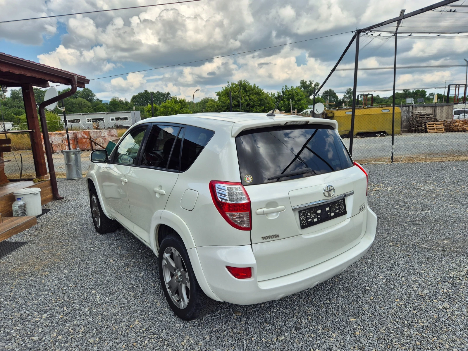 Toyota Rav4 2.2D-CAT, снимка 6 - Автомобили и джипове - 55157234