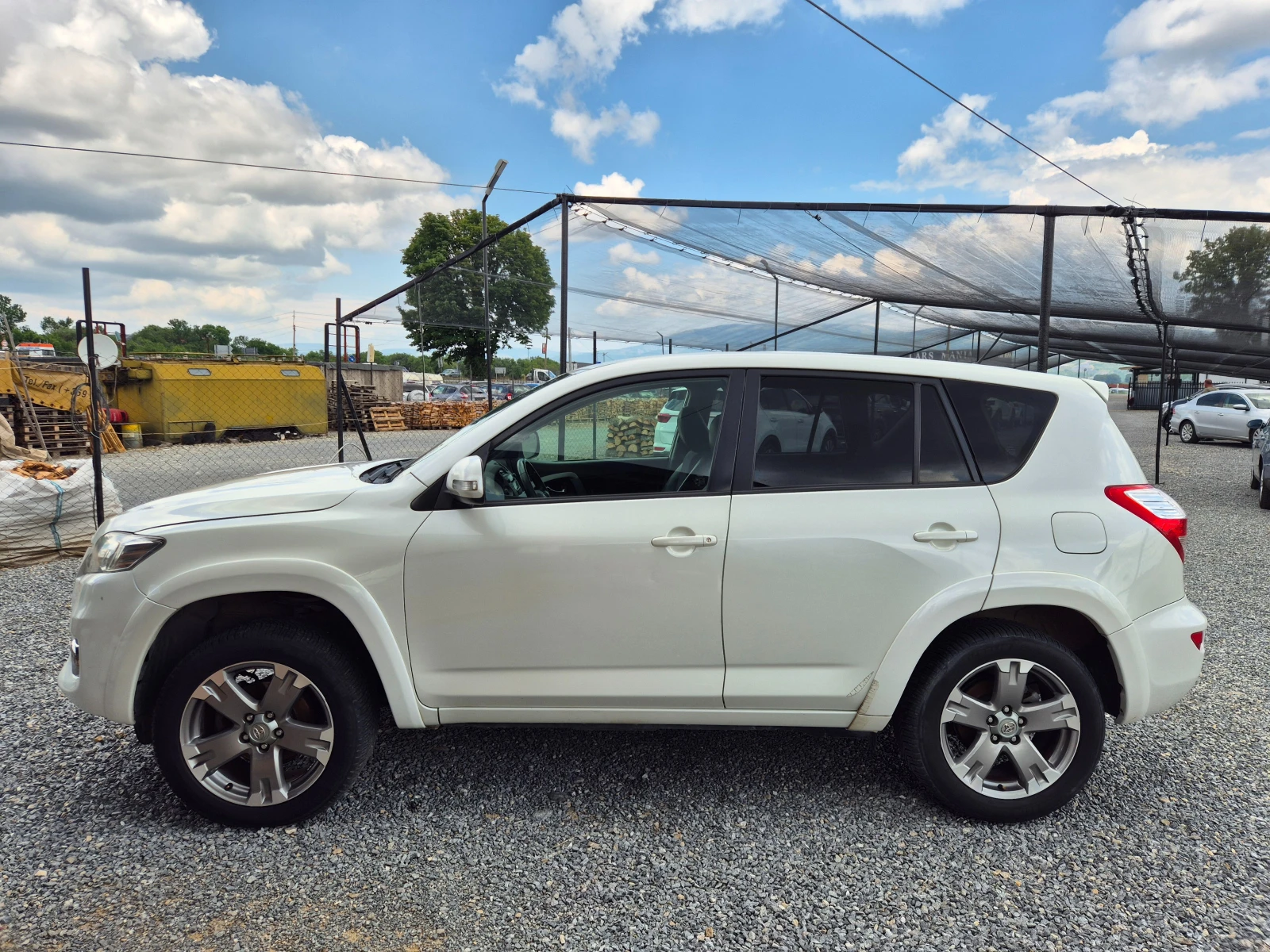 Toyota Rav4 2.2D-CAT, снимка 7 - Автомобили и джипове - 55157234