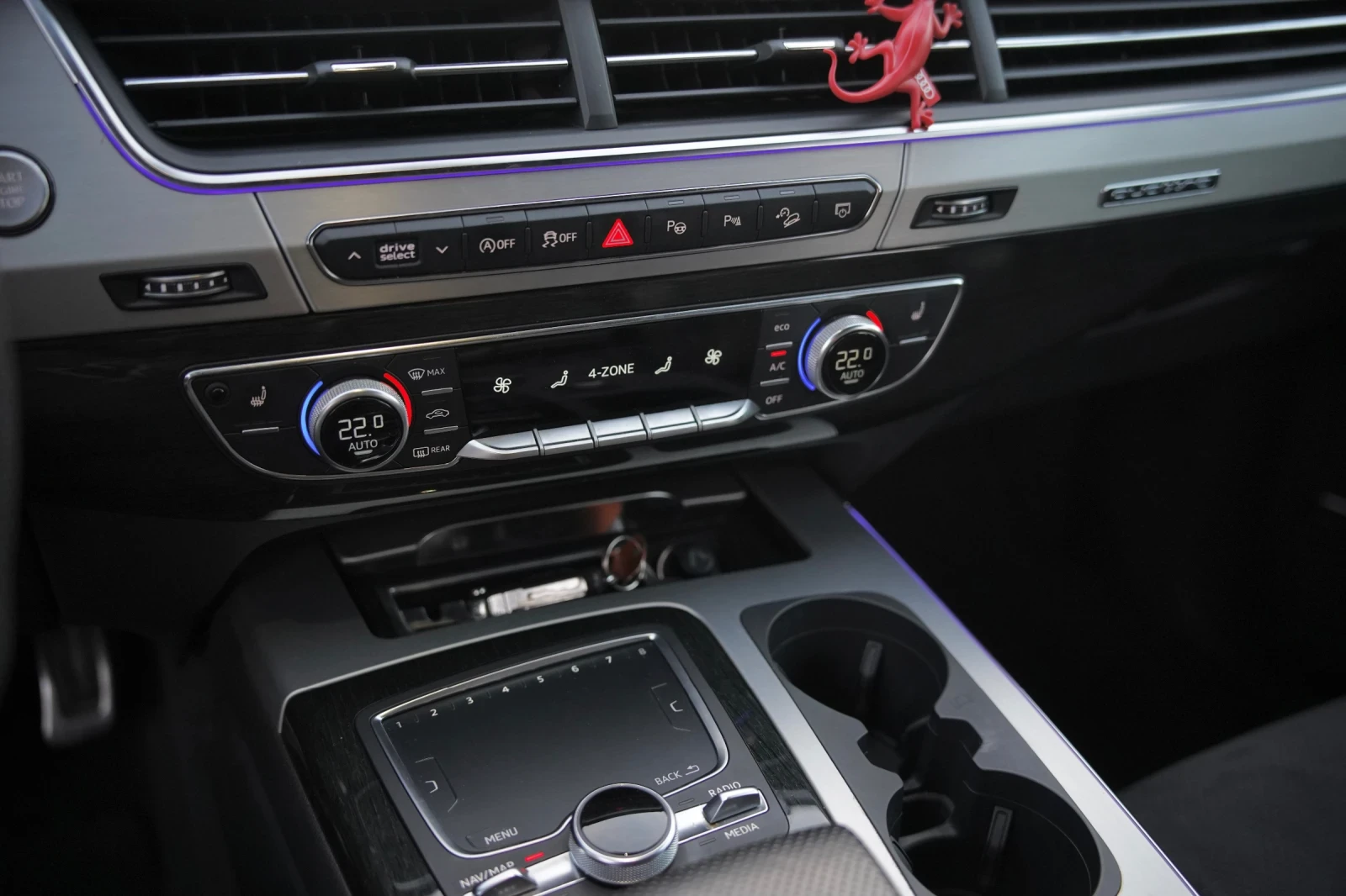 Audi Q7 50TDI * S Line* 6+ 1* SoftClose, снимка 10 - Автомобили и джипове - 55337812