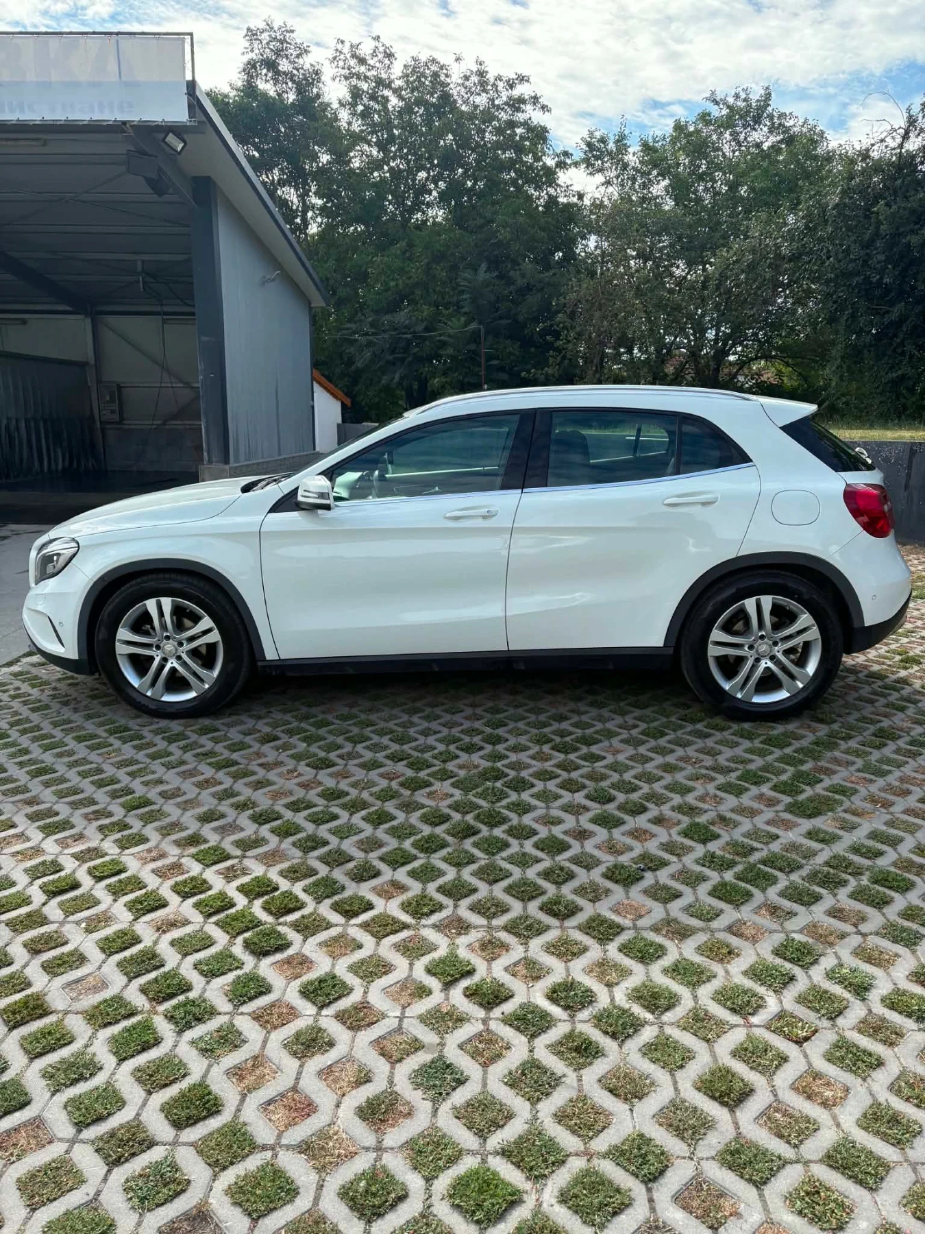 Mercedes-Benz GLA 200 4Matic, снимка 3 - Автомобили и джипове - 55719666