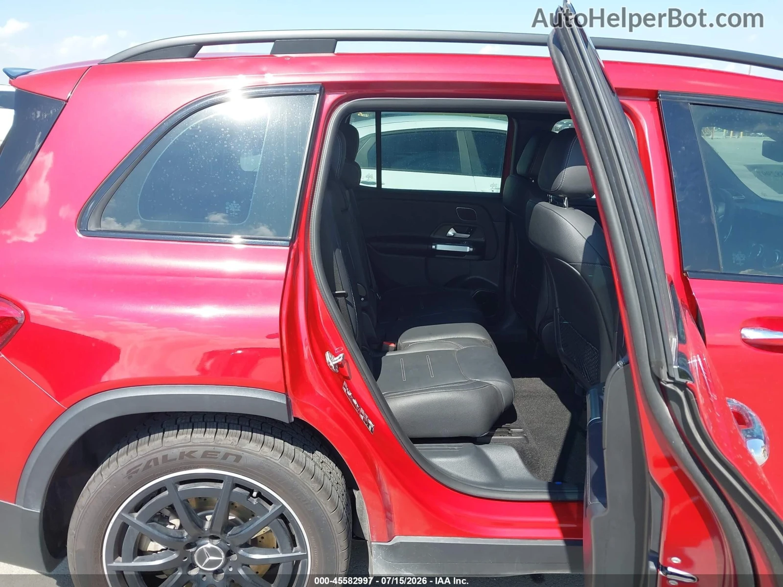 Mercedes-Benz GLB35AMG 4MATIC* Burmester* Цена до БГ, снимка 10 - Автомобили и джипове - 55943755