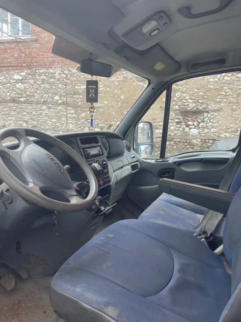 Iveco Daily, снимка 4 - Бусове и автобуси - 48771136