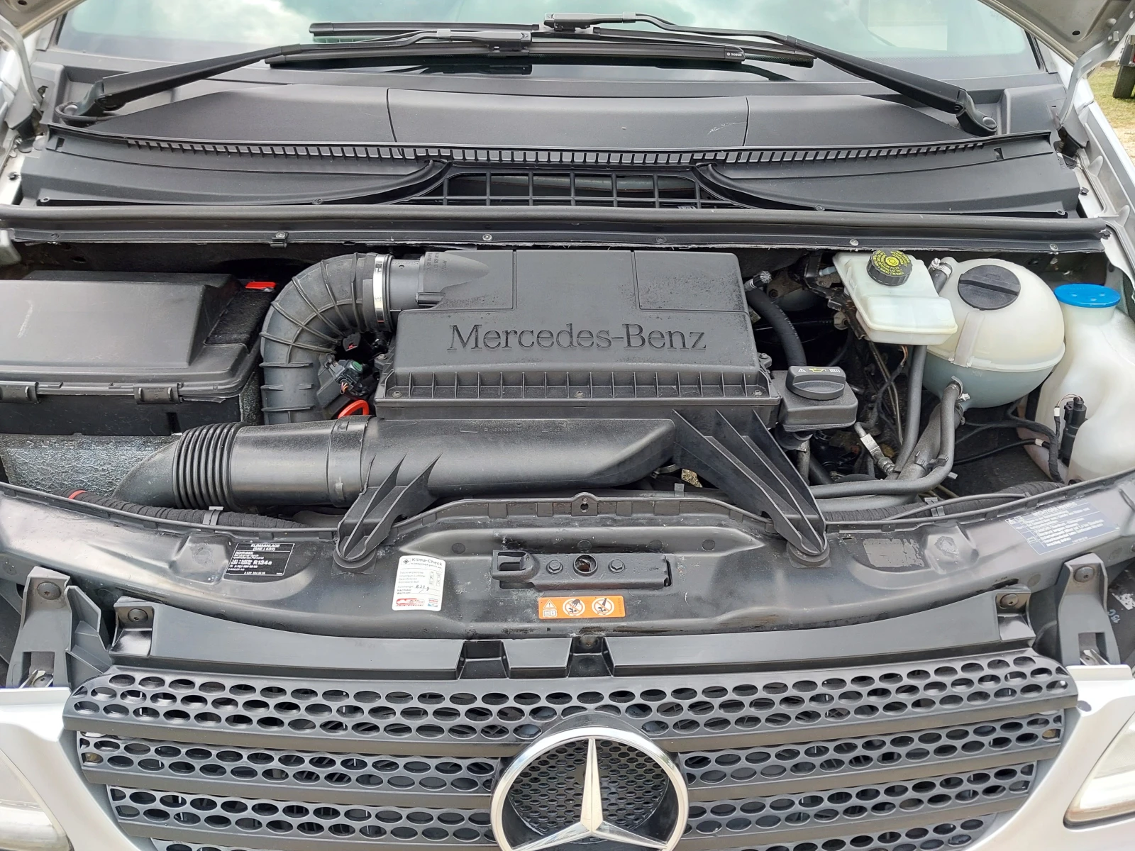 Mercedes-Benz Vito 2.2 -109кс. Автоматик 4х4 , снимка 16 - Бусове и автобуси - 55221572