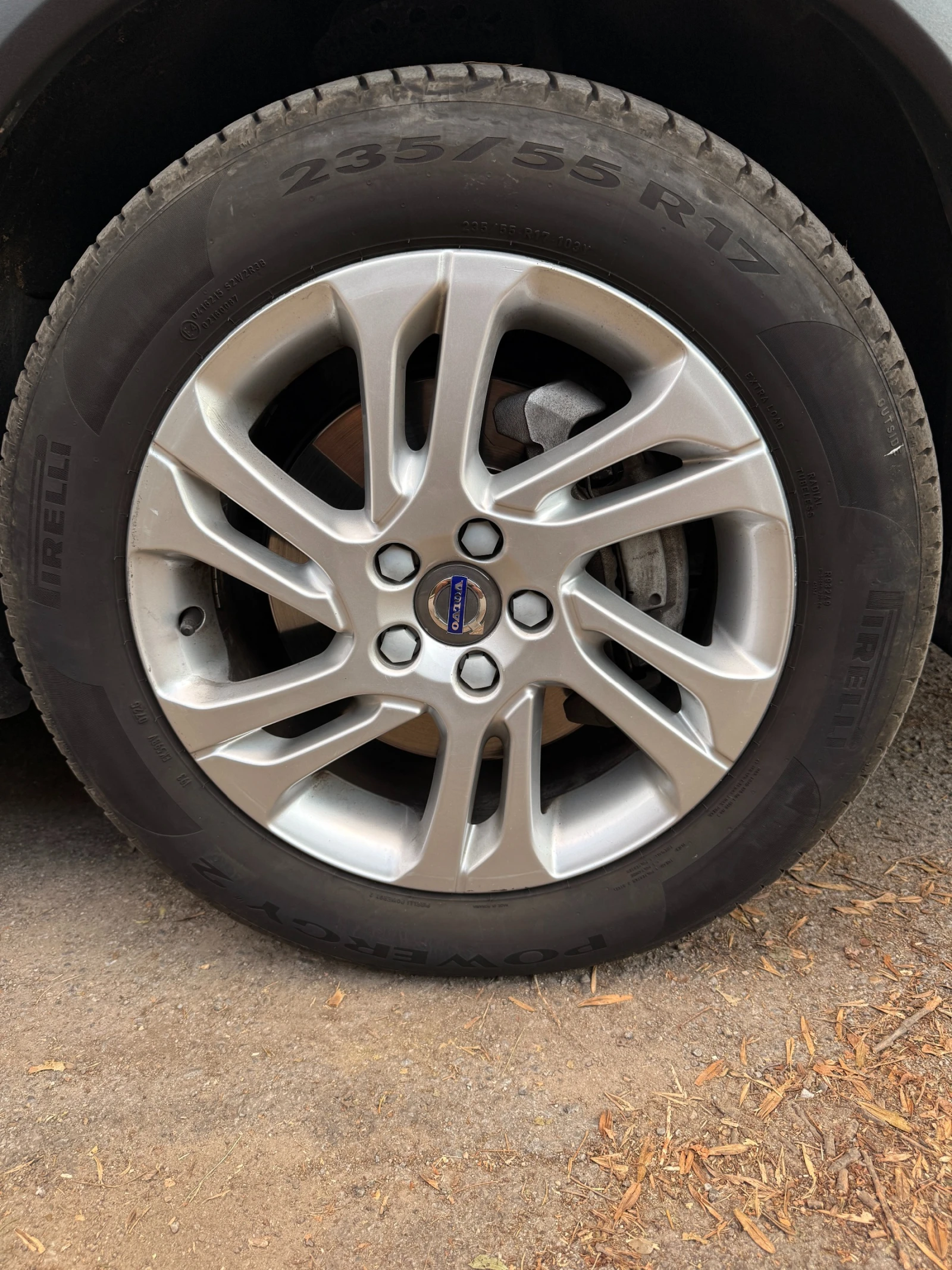 Гуми с джанти Pirelli 235/55R17, снимка 2 - Гуми и джанти - 55990409