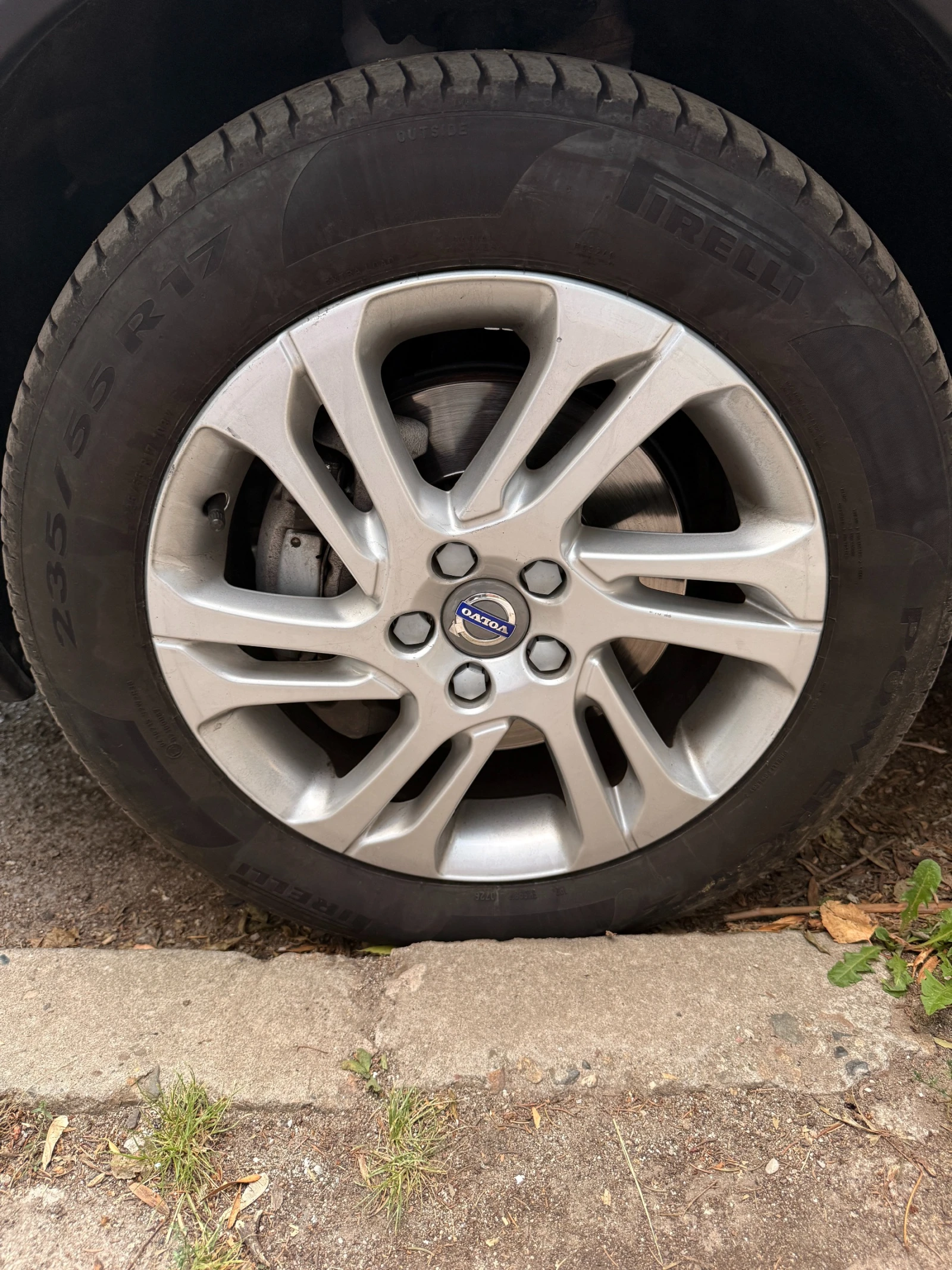 Гуми с джанти Pirelli 235/55R17, снимка 3 - Гуми и джанти - 55990409