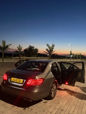 Mercedes-Benz E 220, снимка 8