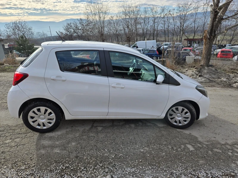 Toyota Yaris 1.0 i, снимка 5 - Автомобили и джипове - 48856681