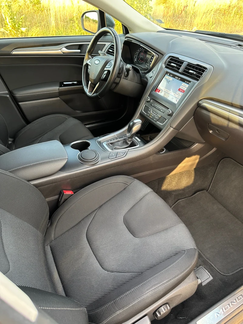 Ford Mondeo KEYLESS/КАМЕРА/SYNC/CAR PLAY/DYNAMIC LED/AMBIENT, снимка 9 - Автомобили и джипове - 49171730