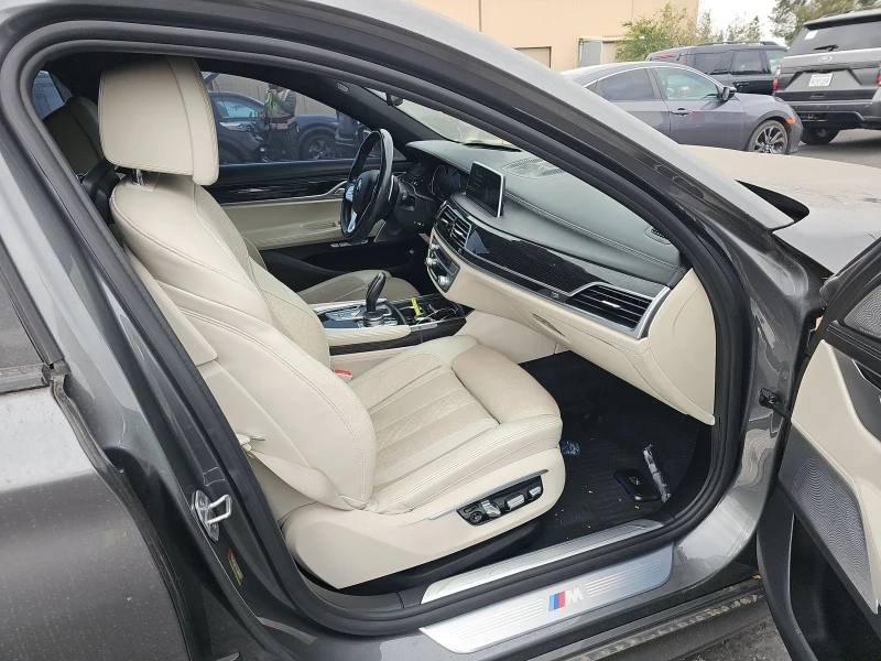 BMW 750, снимка 11 - Автомобили и джипове - 49446021