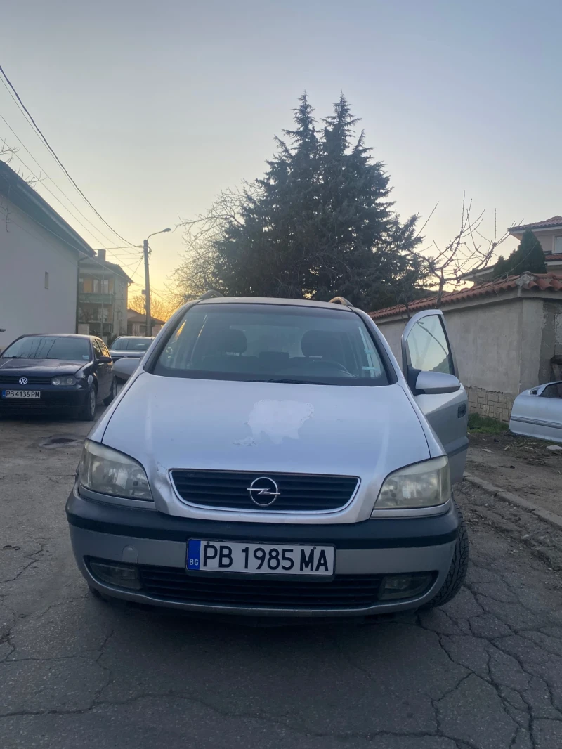 Opel Zafira 1.8 Климатик Газ, снимка 3 - Автомобили и джипове - 49589369