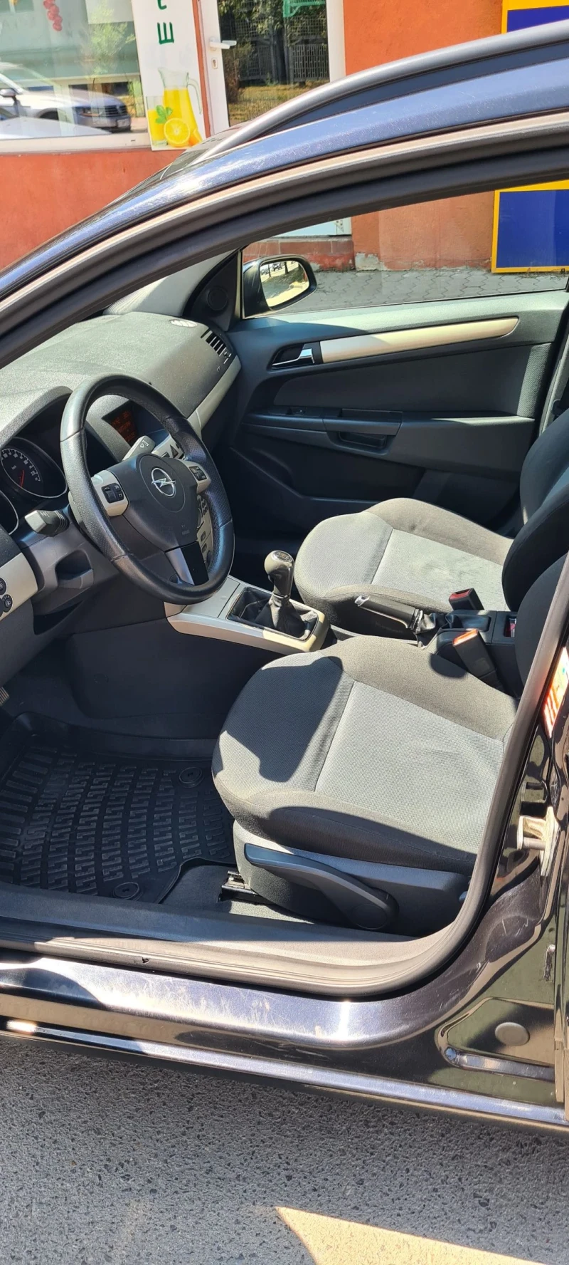 Opel Astra 1.7cdti ecotec, снимка 11 - Автомобили и джипове - 51601741