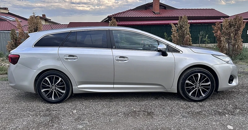 Toyota Avensis LPG!!! 1.8 Valvematic (147 Hp) , снимка 4 - Автомобили и джипове - 52487726