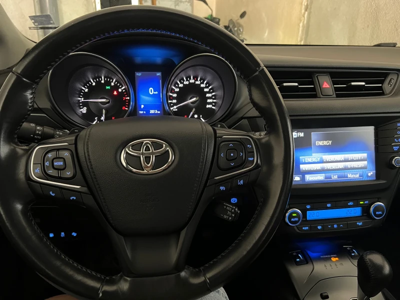 Toyota Avensis LPG!!! 1.8 Valvematic (147 Hp) , снимка 16 - Автомобили и джипове - 52487726