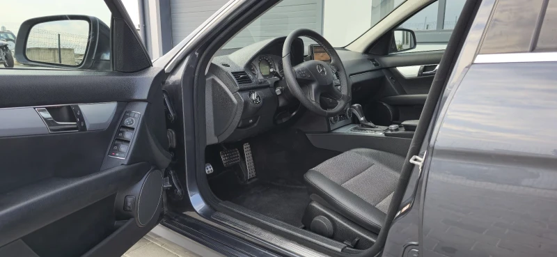 Mercedes-Benz C 320 AVANTGARDE / AMG , снимка 11 - Автомобили и джипове - 52437849