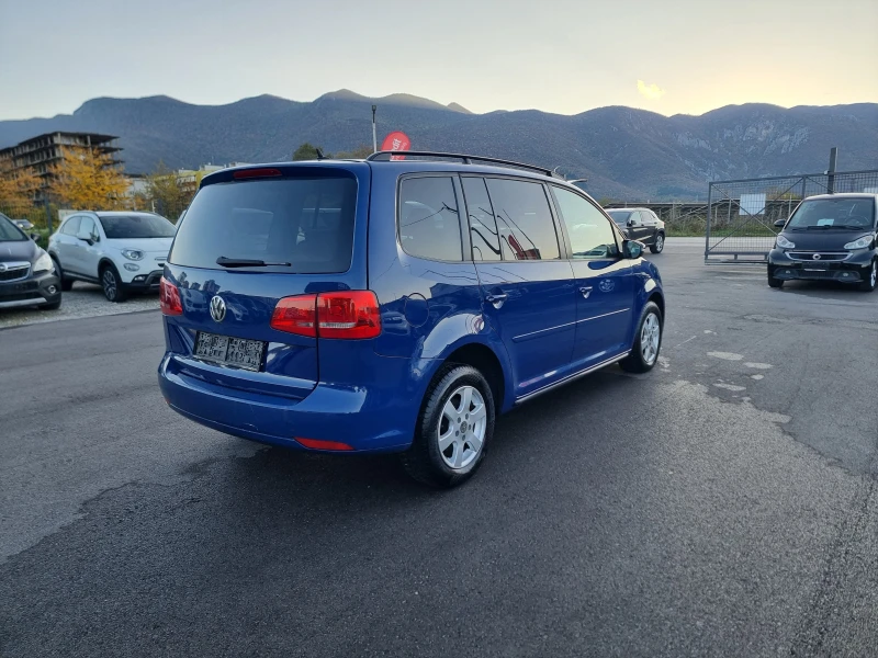 VW Touran 1.6TDI, снимка 7 - Автомобили и джипове - 52202011