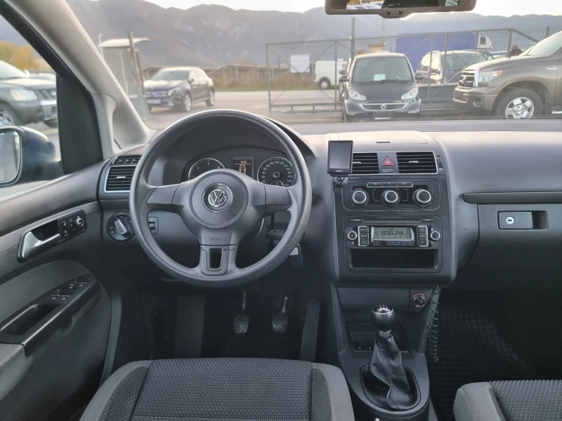 VW Touran 1.6TDI, снимка 12 - Автомобили и джипове - 52202011