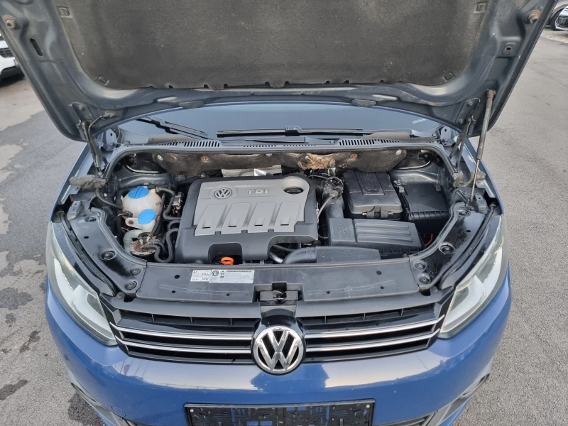 VW Touran 1.6TDI, снимка 17 - Автомобили и джипове - 52202011