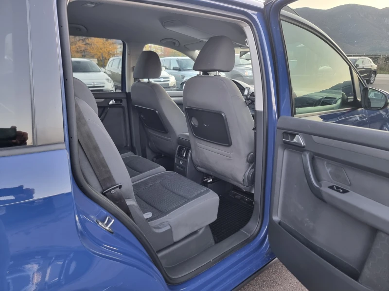 VW Touran 1.6TDI, снимка 14 - Автомобили и джипове - 52202011