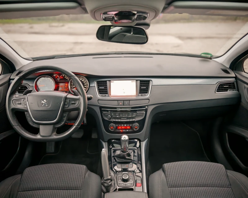 Peugeot 508 1.6D АВТОМАТ* НАВИ* ПАНОРАМА, снимка 11 - Автомобили и джипове - 52901865