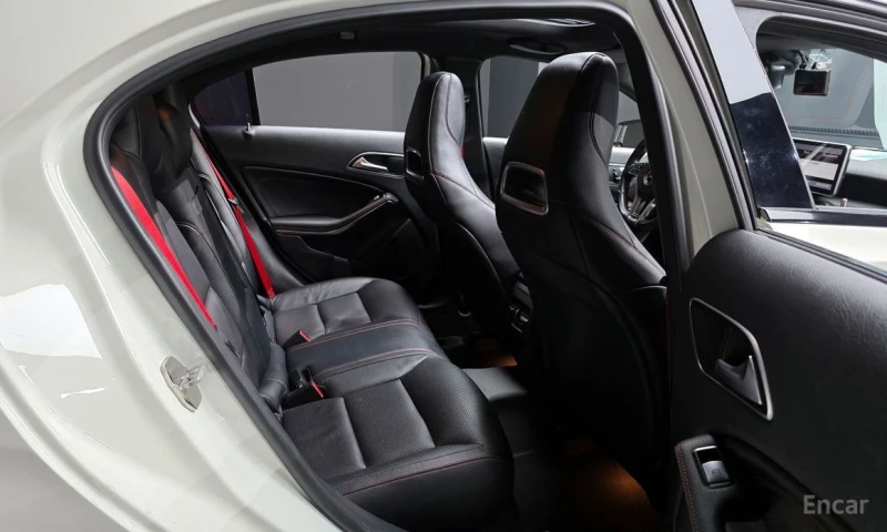 Mercedes-Benz A45 AMG, снимка 12 - Автомобили и джипове - 52919042