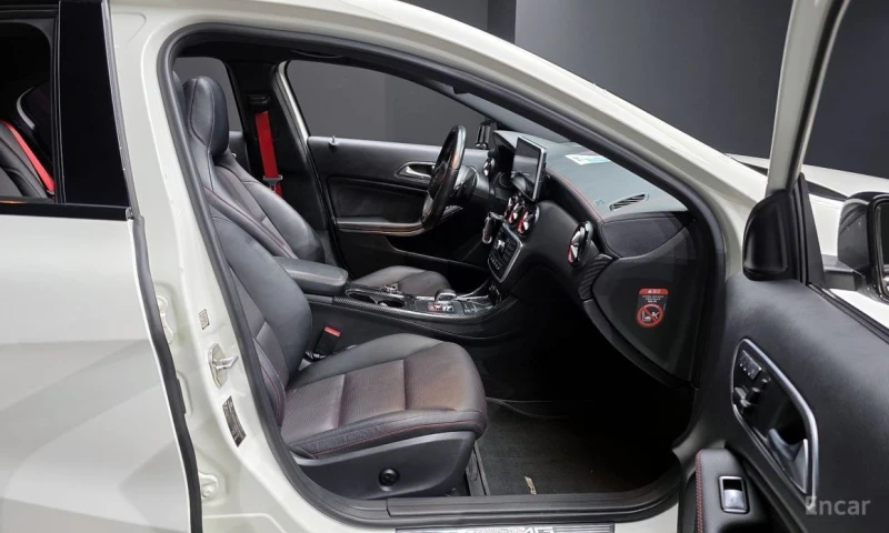 Mercedes-Benz A45 AMG, снимка 10 - Автомобили и джипове - 52919042