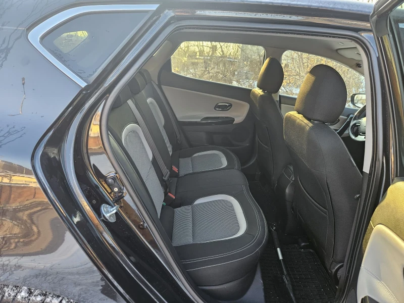 Kia Ceed 1.6 CRDI, снимка 14 - Автомобили и джипове - 53230537