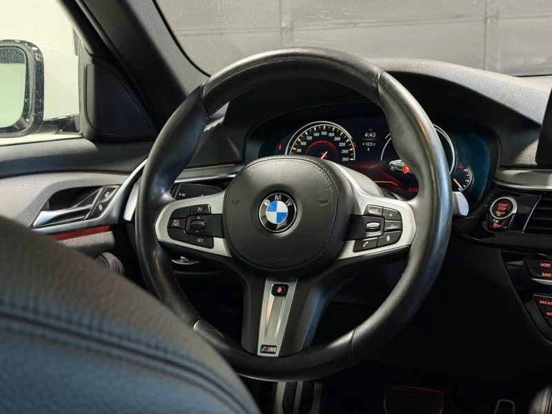 BMW 530 xDrive* Sedan* АвтоКредит* (ЦЕНА ДО БГ), снимка 7 - Автомобили и джипове - 53417779
