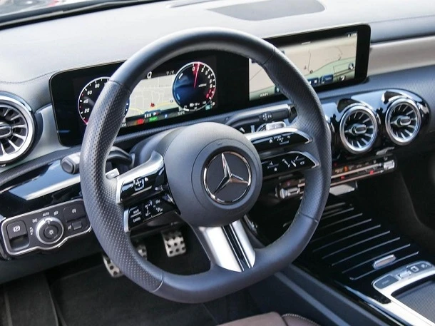 Mercedes-Benz CLA 250 е = AMG Line = Advanced Plus Гаранция - изображение 3