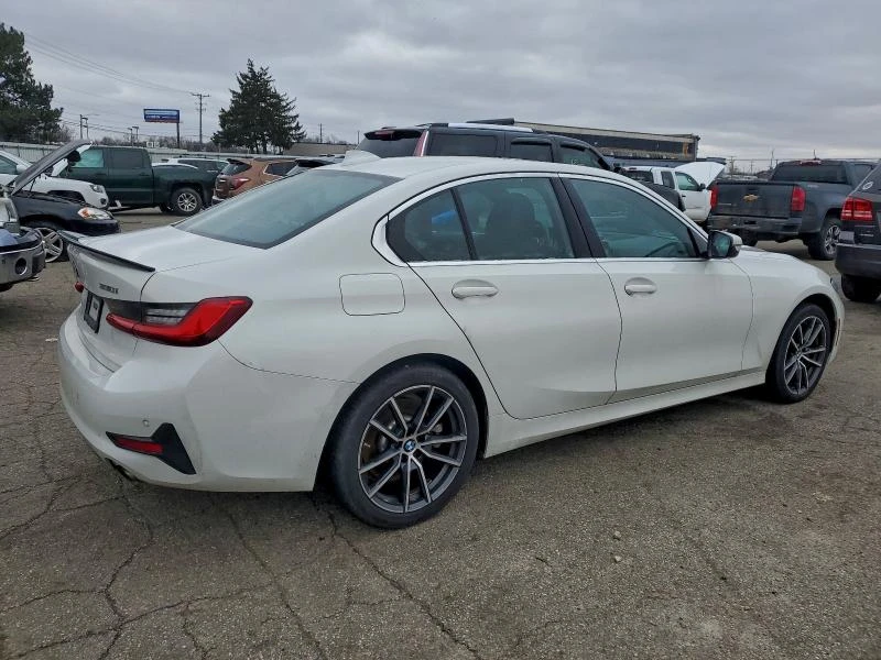 BMW 330 2.0L 4 All wheel drive, снимка 8 - Автомобили и джипове - 53130175