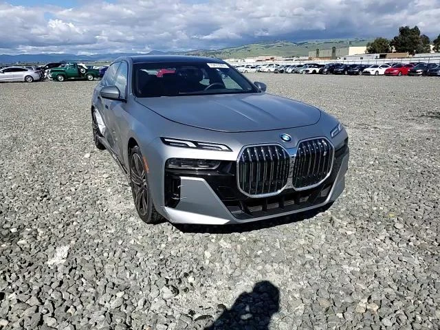 BMW i7 Edrive50, снимка 13 - Автомобили и джипове - 54091473