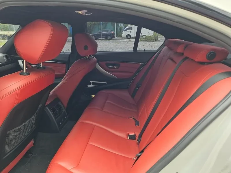 BMW 330 I M Sports, снимка 9 - Автомобили и джипове - 56161849