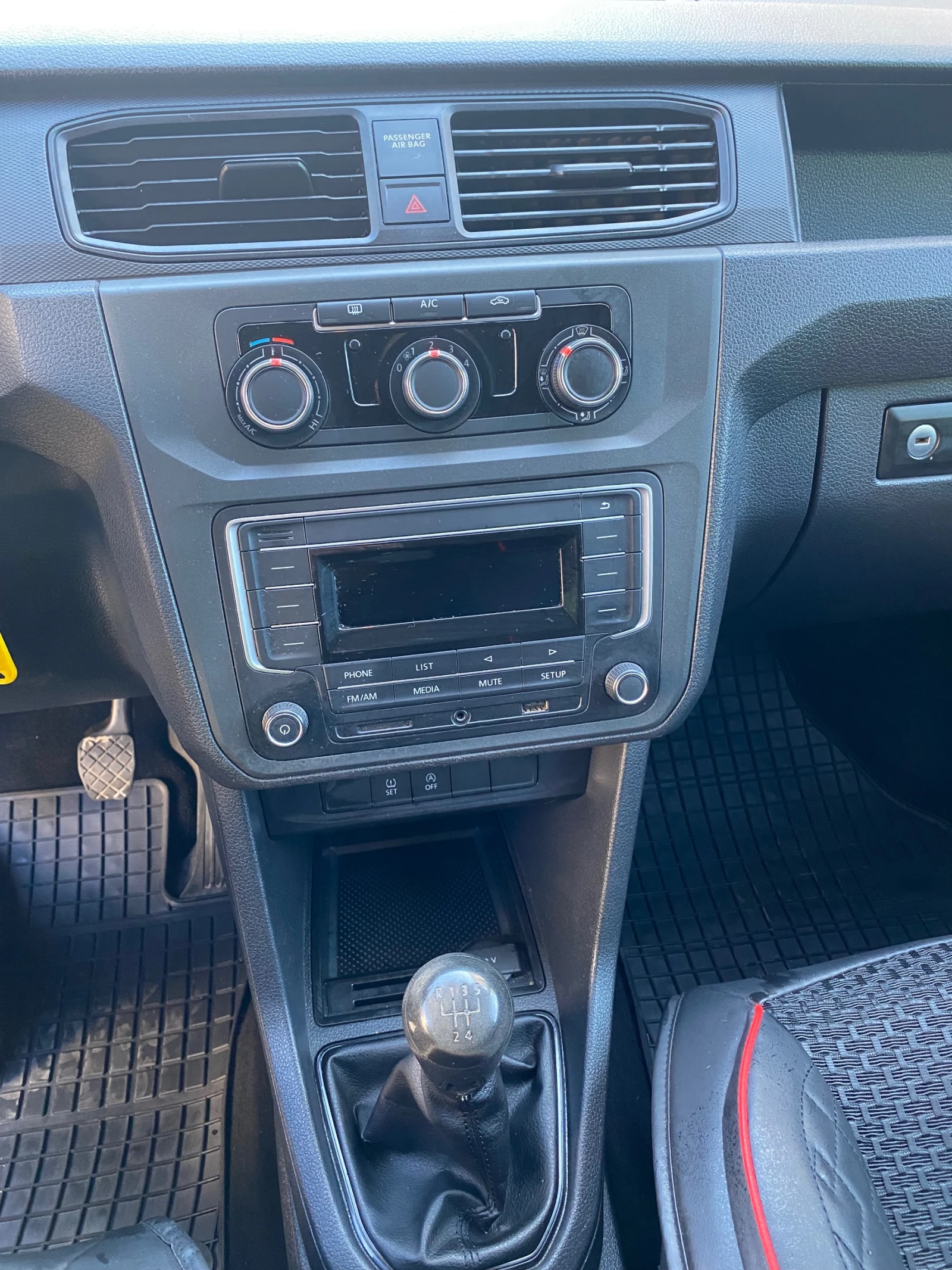 VW Caddy  - изображение 10