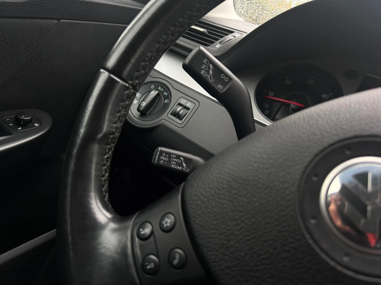 VW Passat 2.0TDI COMMONRAIL - изображение 8