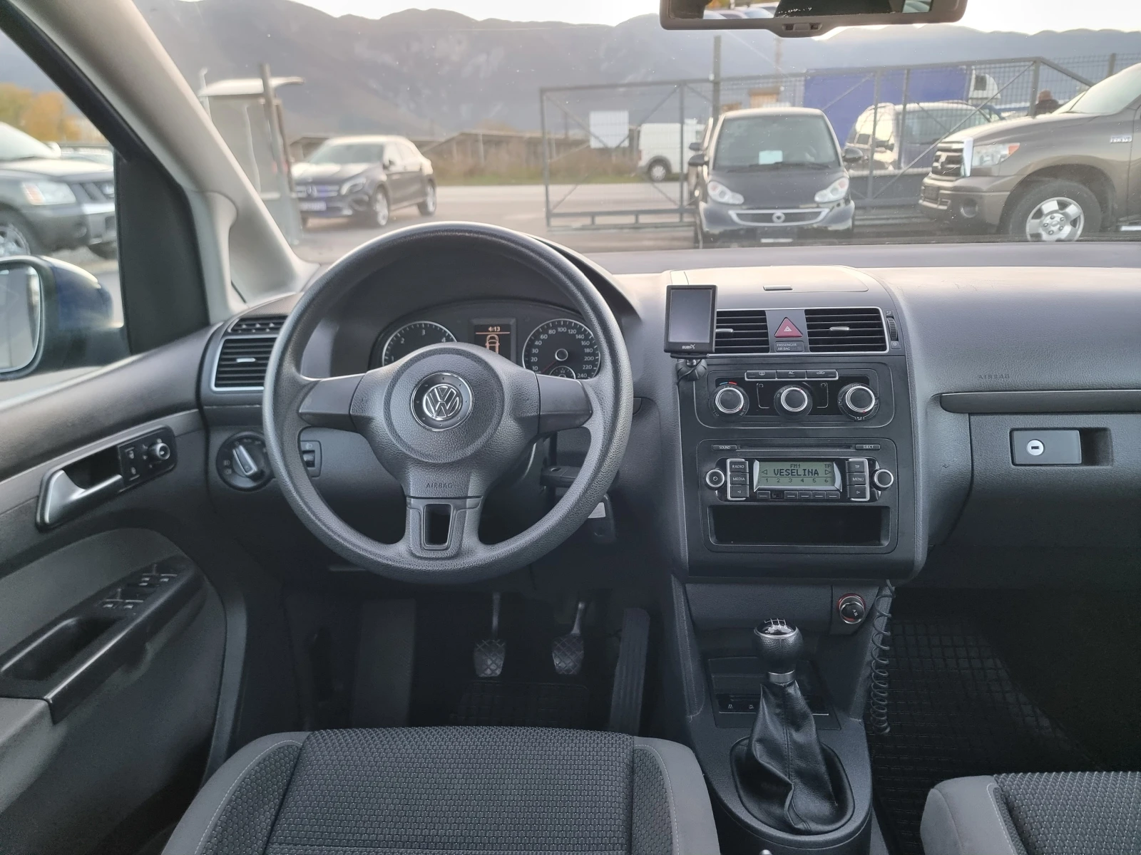 VW Touran 1.6TDI | Mobile.bg — изображение 12