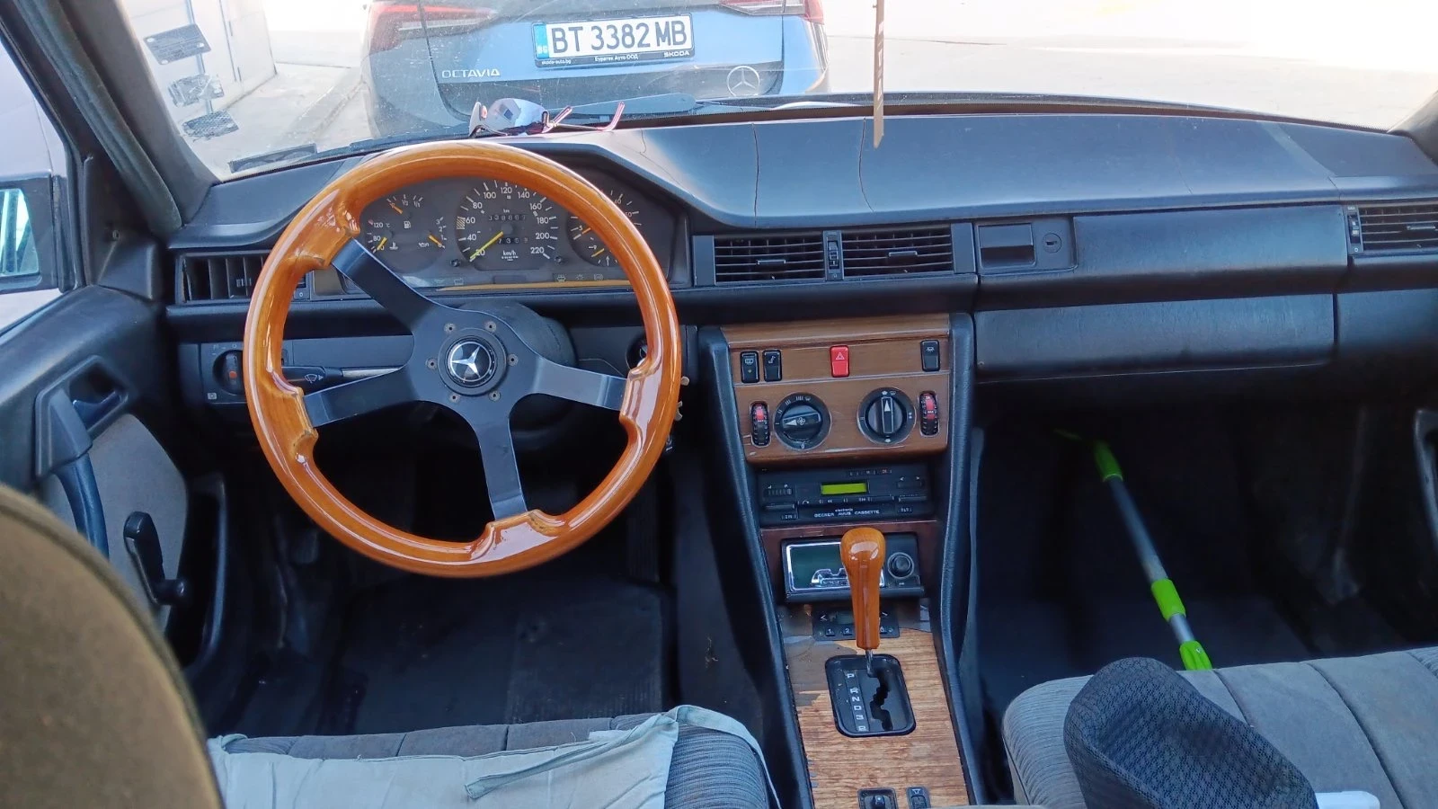 Mercedes-Benz E 200 W124, снимка 5 - Автомобили и джипове - 53803224