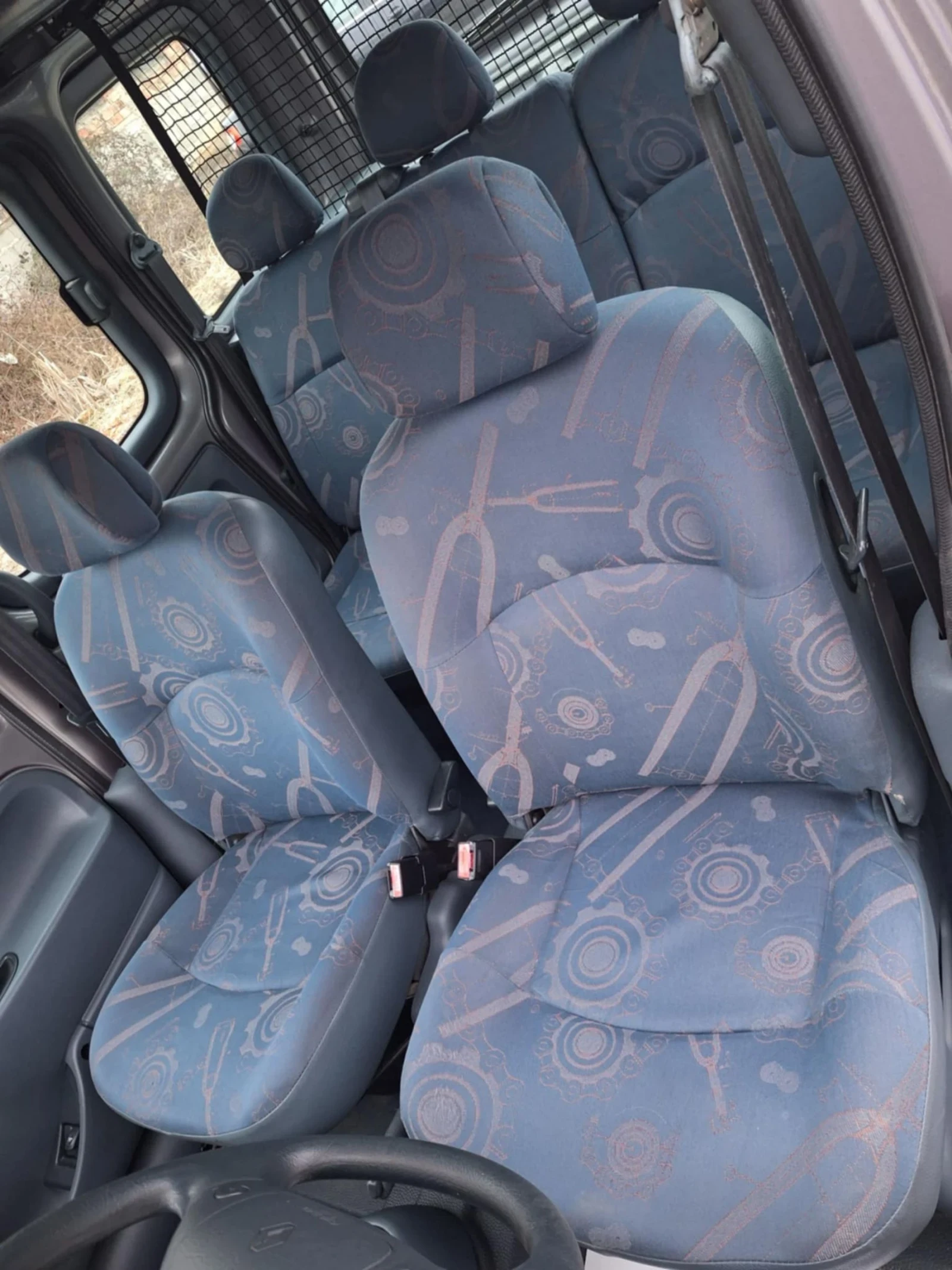 Renault Kangoo 1.4i klima , снимка 8 - Автомобили и джипове - 53968695