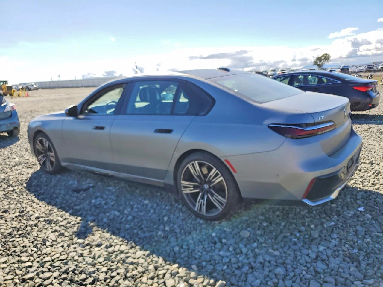 BMW i7 Edrive50, снимка 2 - Автомобили и джипове - 54091473