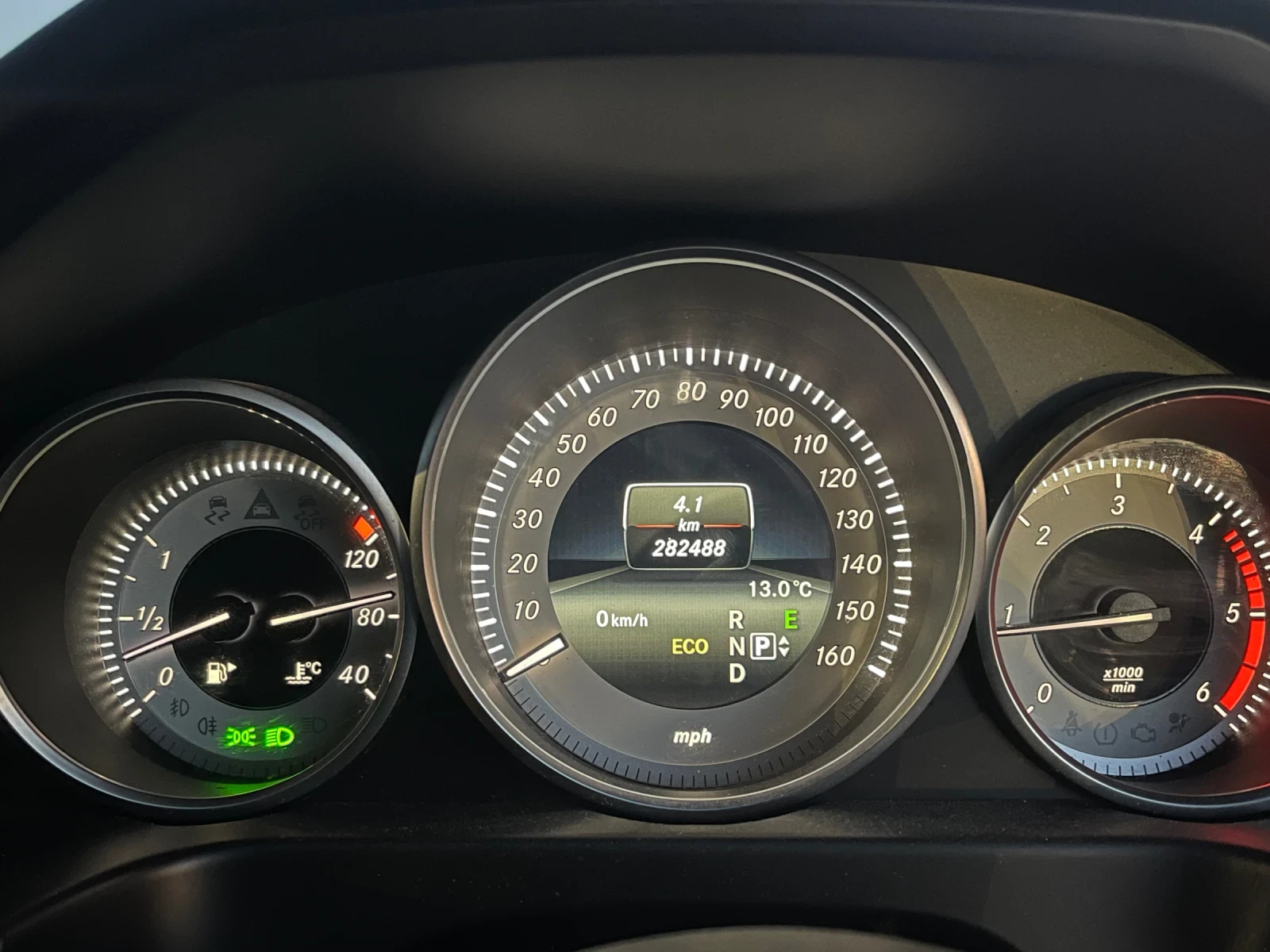 Mercedes-Benz E 220, снимка 7 - Автомобили и джипове - 54323572