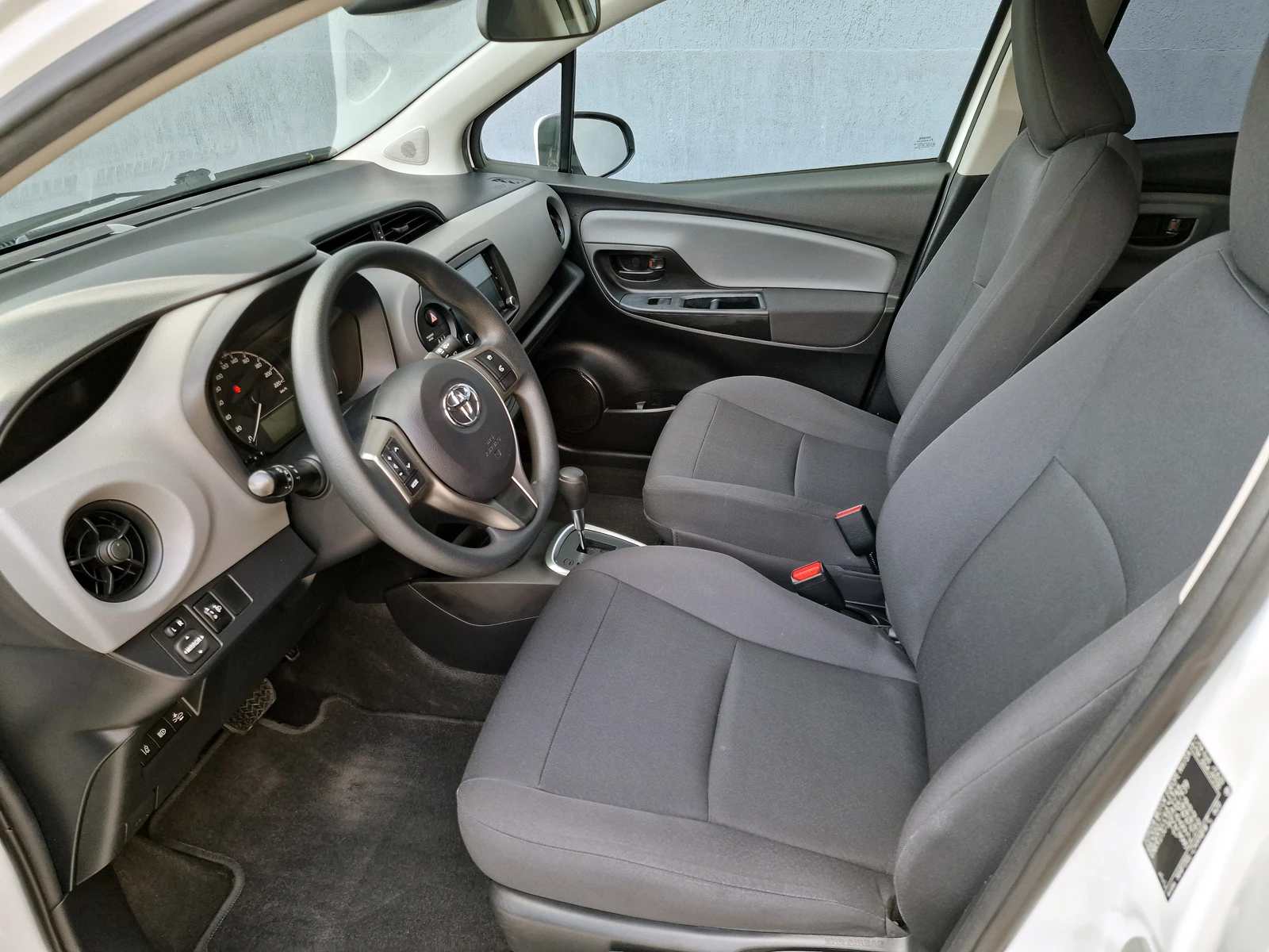 Toyota Yaris 1.5 Hybrid 22500km, снимка 12 - Автомобили и джипове - 54625204