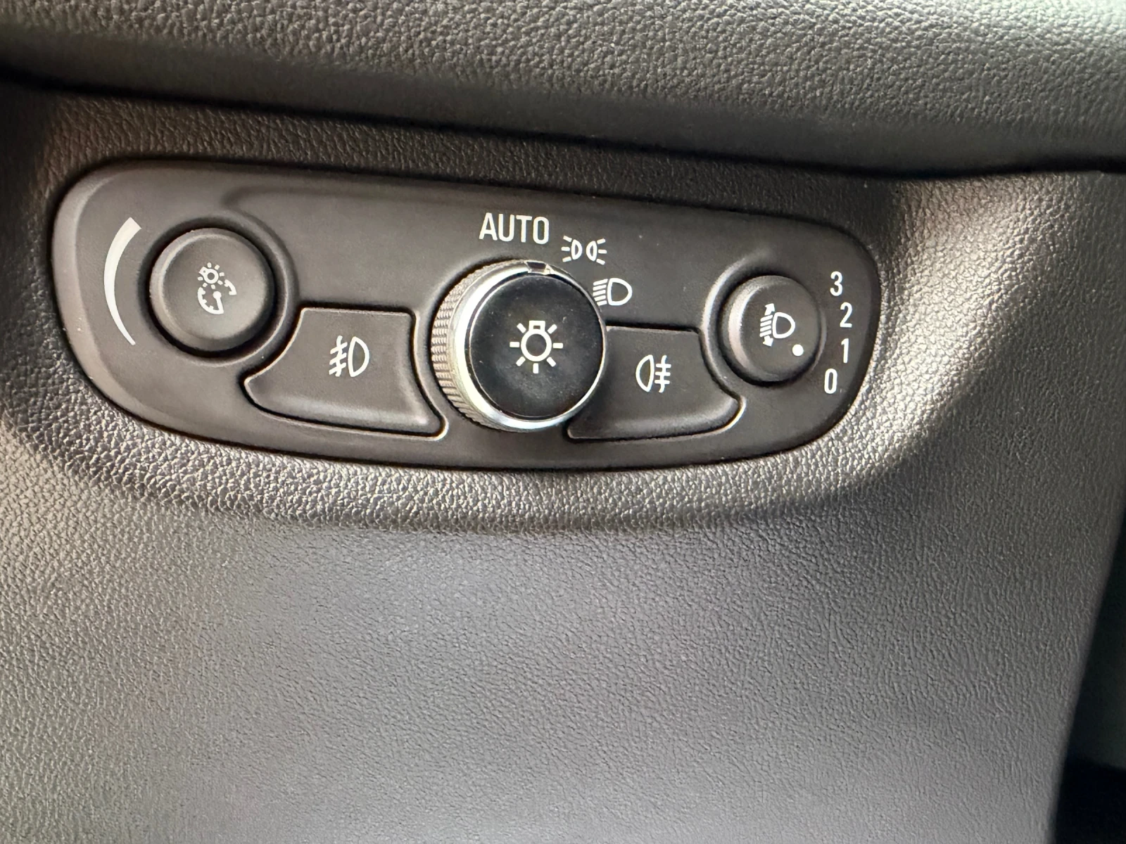 Opel Insignia Automat , снимка 13 - Автомобили и джипове - 55408480