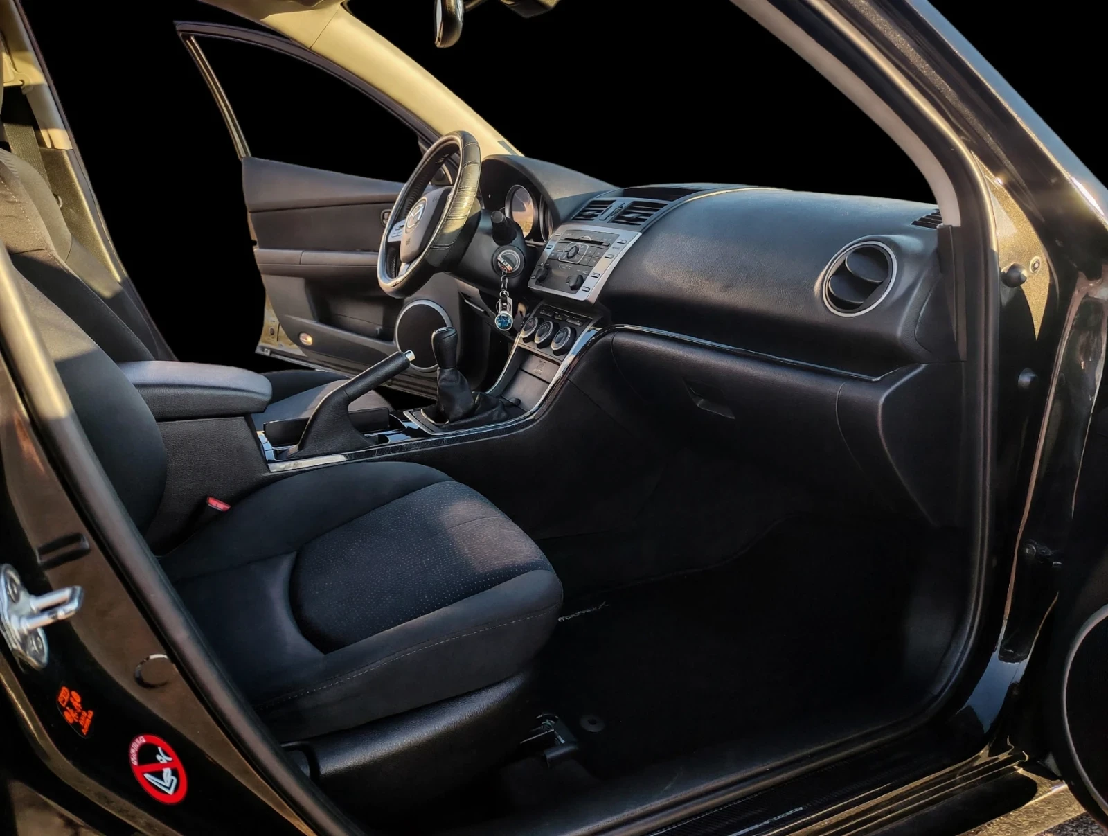 Mazda 6 2.0 MZR-CD, снимка 4 - Автомобили и джипове - 55417197