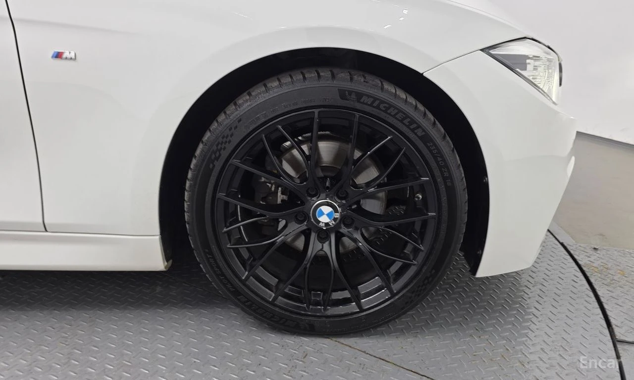 BMW 330 * ФИКСИРАНА ЦЕНА ДО БЪЛГАРИЯ * АВТОКРЕДИТ, снимка 7 - Автомобили и джипове - 55423291