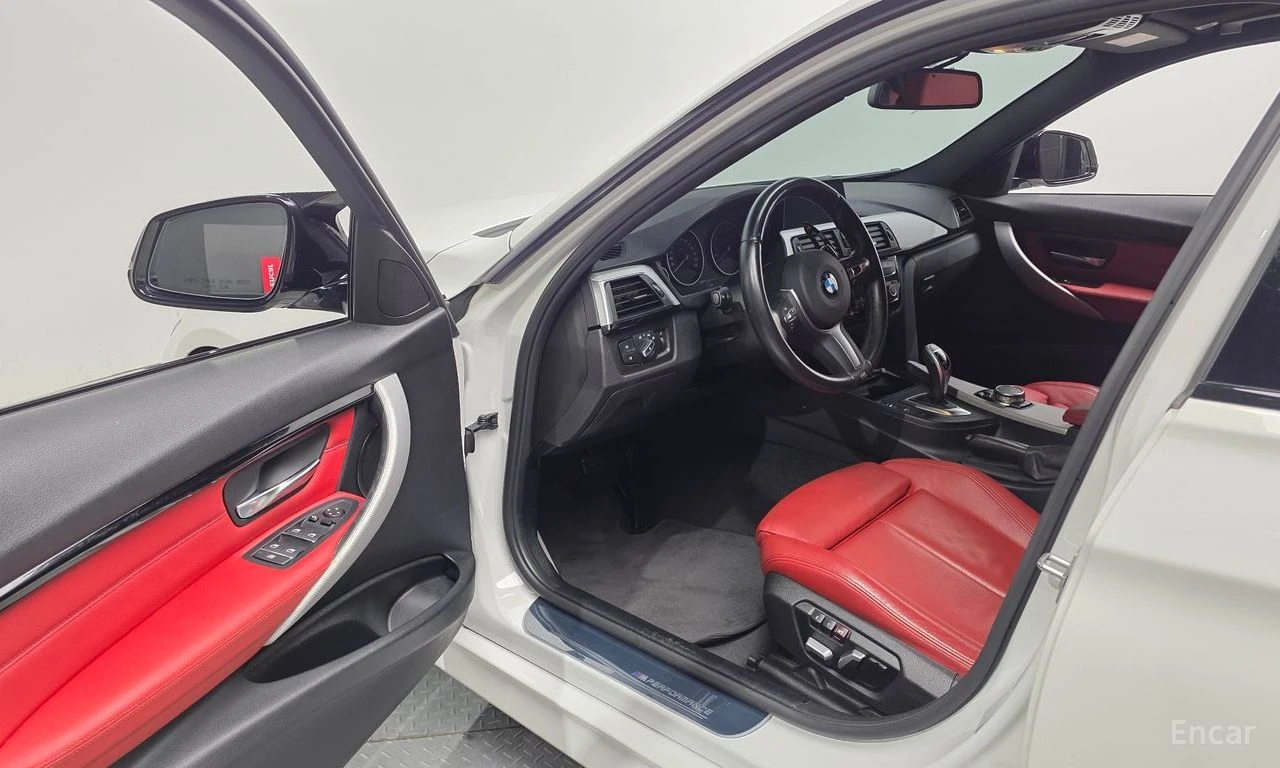 BMW 330 * ФИКСИРАНА ЦЕНА ДО БЪЛГАРИЯ * АВТОКРЕДИТ, снимка 16 - Автомобили и джипове - 55423291